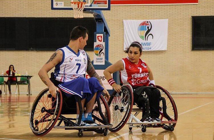 Cansu Öztürk Lotus’lu Oldu