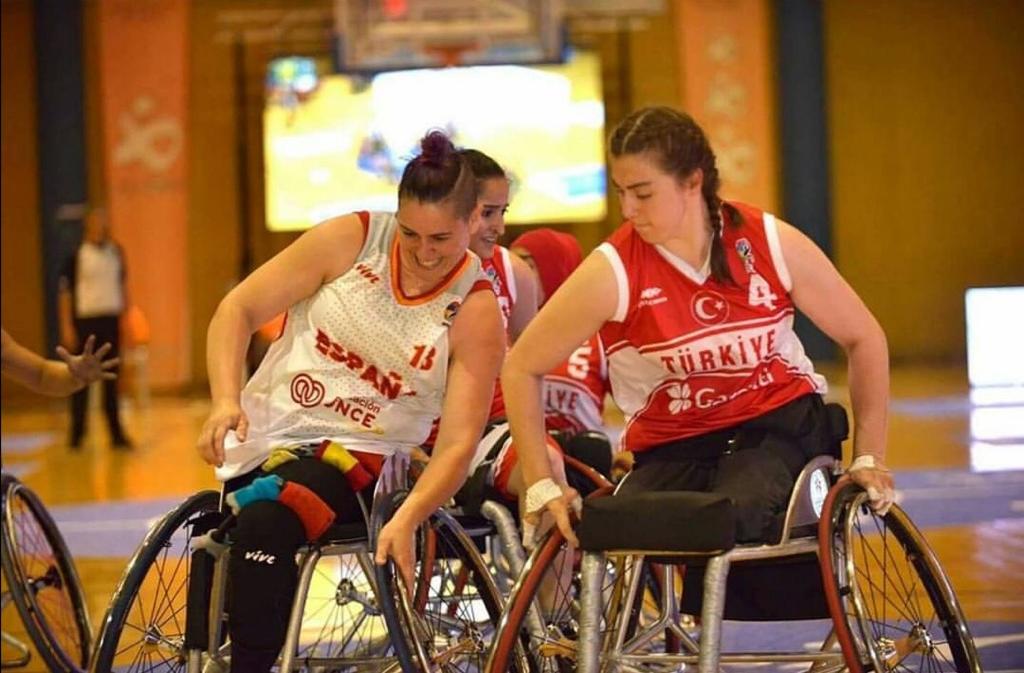 Büşra Ünal Lotus’ta